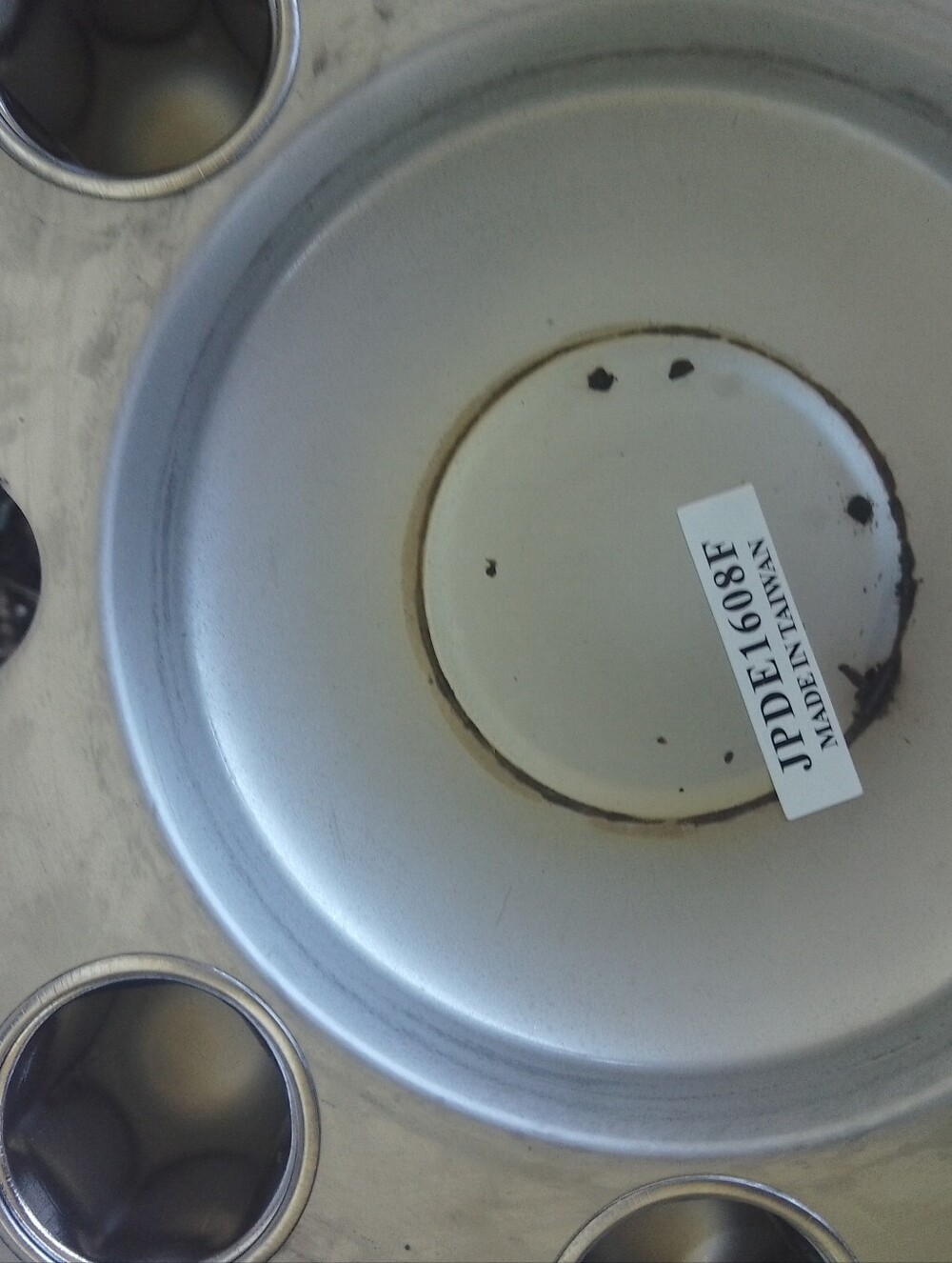 Large Hubcap - Picture 5 of 5
